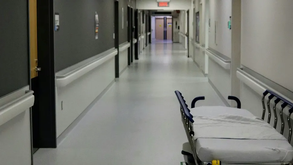 Copil român de 2 ani, transportat de urgență la spital în Tulum. Băiatul a băut benzină, din greșeală, în timp ce se afla în vacanță