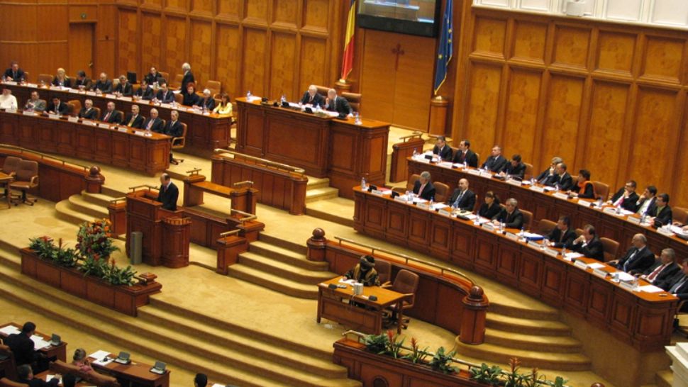 Vot crucial la ora 11.00, în Parlament: PNL iese din sală, PSD votează la vedere