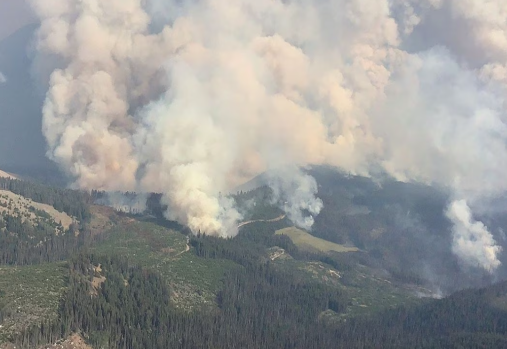 Noi incendii de vegetație în Canada. Cel mai mare oraș din nordul țării, evacuat de urgență