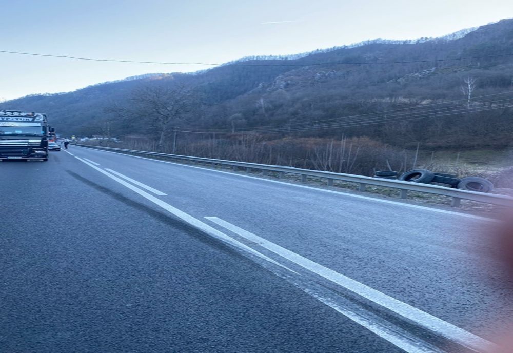 Circulația pe Valea Oltului a fost restricționată, luni dimineață