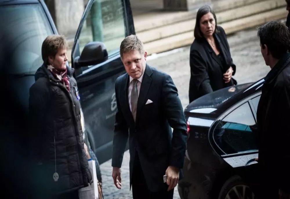 Slovacia, în șoc. Premierul țării a fost împușcat! Acesta a fost transportat la spital, dar nu se știe starea sa de sănătate