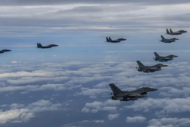 Avioane militare rusești și chineze, detectate în zona de apărare aeriană a Coreei de Sud