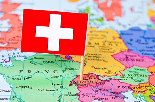 Elveţia a refuzat survolarea teritoriului său de către avioane militare americane, invocând neutralitatea sa